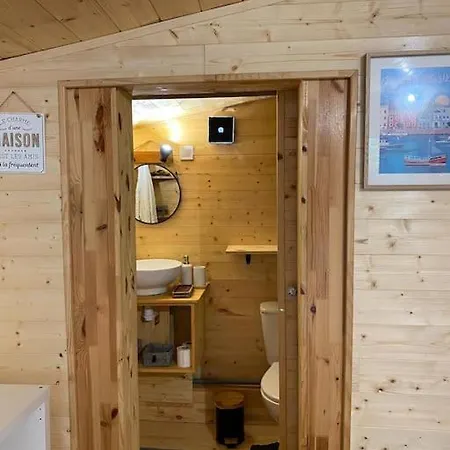 Cabane Saint-Vincent-de-Paul  Extérieur photo
